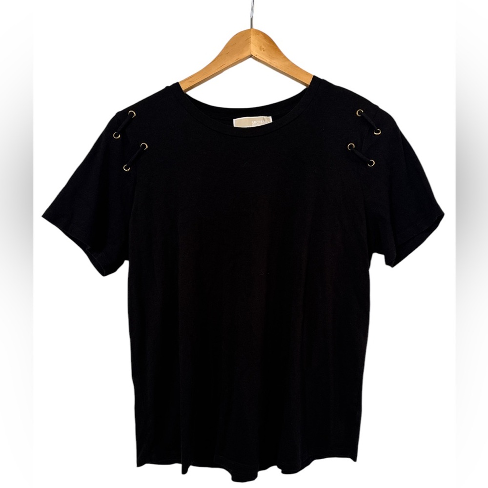 Michael Kors Rivet elements
Crew neck, Lacing closure Shirt